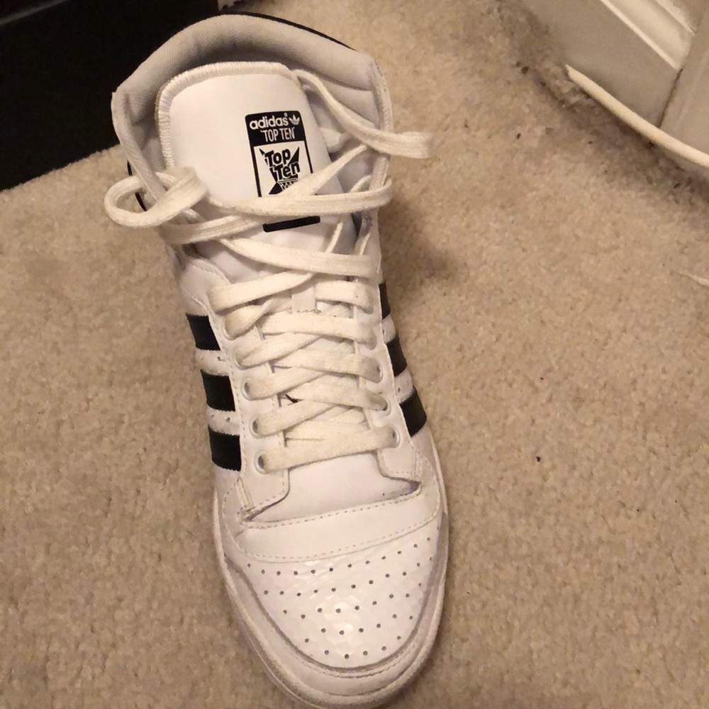 Adidas Sneakers